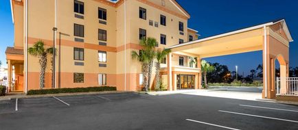 Ramada Panama City Exterior