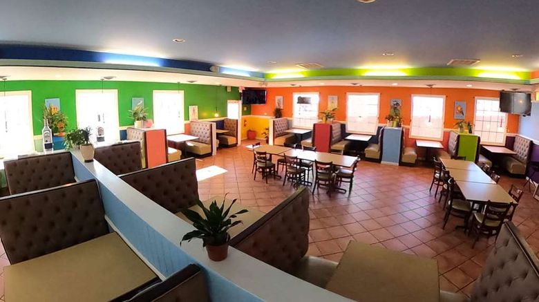 <b>Ramada Strasburg Restaurant</b>. Images powered by <a href="https://iceportal.shijigroup.com/" title="IcePortal" target="_blank">IcePortal</a>.