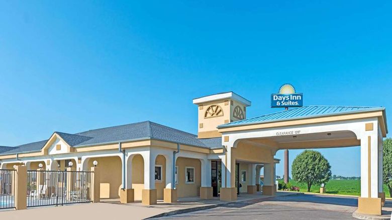 Days Inn  and  Suites Osceola Exterior. Images powered by <a href="https://iceportal.shijigroup.com" target="_blank" rel="noopener">Ice Portal</a>.