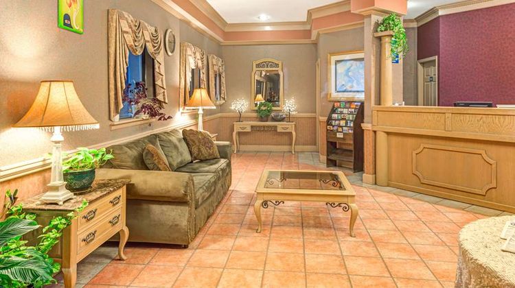 Days Inn & Suites Osceola Lobby