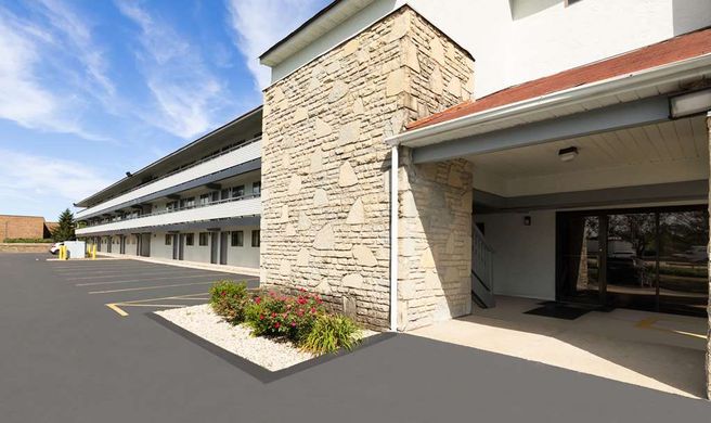 Super 8 Fort Mitchell/Cinci OH Downtown Exterior