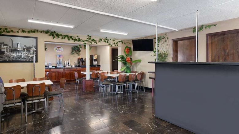 <b>Super 8 Fort Mitchell/Cinci OH Downtown Lobby</b>. Images powered by <a href="https://iceportal.shijigroup.com/" title="IcePortal" target="_blank">IcePortal</a>.