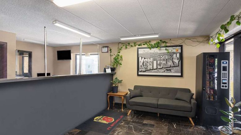 <b>Super 8 Fort Mitchell/Cinci OH Downtown Lobby</b>. Images powered by <a href="https://iceportal.shijigroup.com/" title="IcePortal" target="_blank">IcePortal</a>.