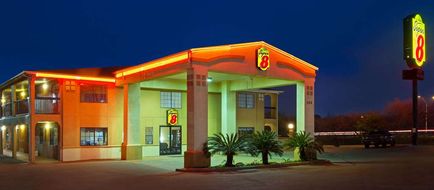 Super 8 San Antonio/Riverwalk Area Exterior