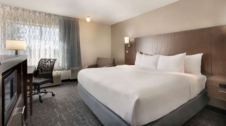 Baymont Inn & Suites Des Moines North Room