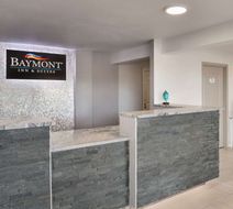 Baymont Inn & Suites Des Moines North Lobby