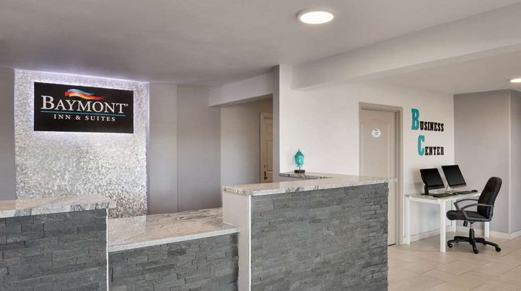 Baymont Inn & Suites Des Moines North Lobby