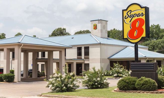 Super 8 Indianola Exterior