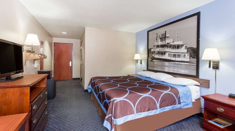 Super 8 Indianola Room