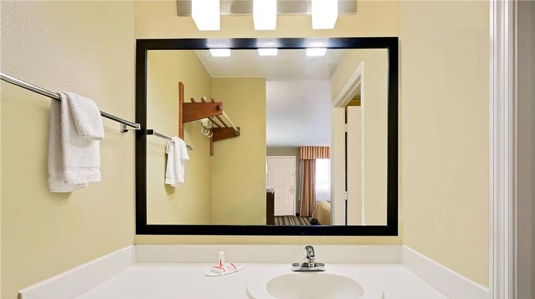 <b>Super 8 Hermitage Nashville Room</b>. Images powered by <a href="https://iceportal.shijigroup.com/" title="IcePortal" target="_blank">IcePortal</a>.
