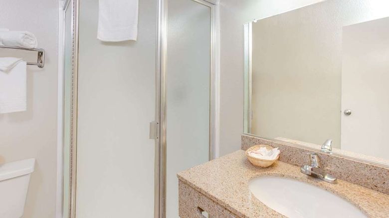 <b>Baymont by Wyndham Coalinga Room</b>. Images powered by <a href="https://iceportal.shijigroup.com/" title="IcePortal" target="_blank">IcePortal</a>.