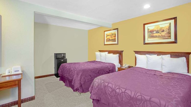 <b>Baymont by Wyndham Coalinga Room</b>. Images powered by <a href="https://iceportal.shijigroup.com/" title="IcePortal" target="_blank">IcePortal</a>.
