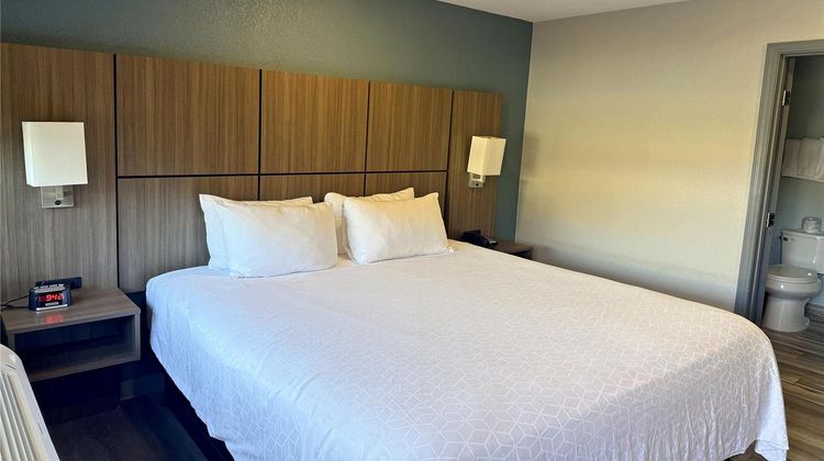 Baymont by Wyndham Coalinga Room