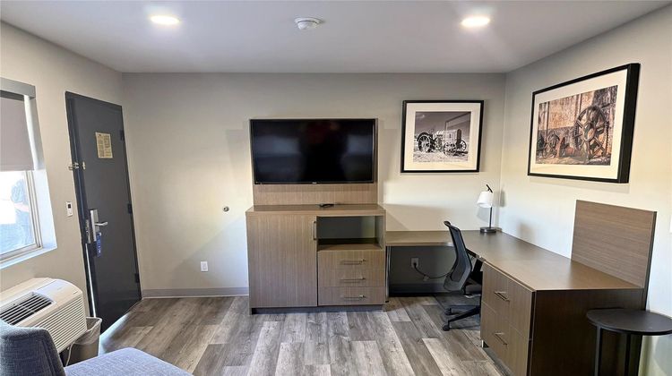 Baymont by Wyndham Coalinga Suite