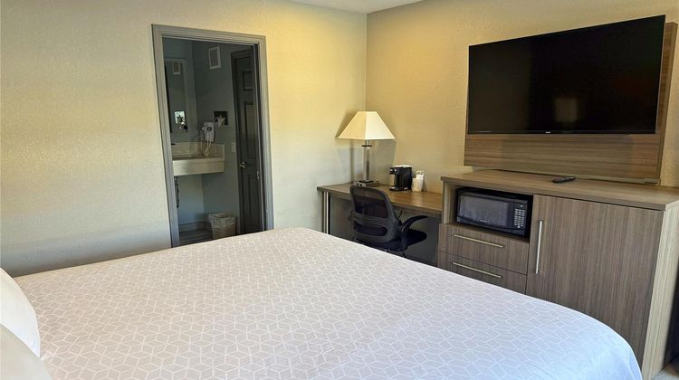 Baymont by Wyndham Coalinga Room