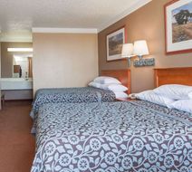 Days Inn Hillsboro TX Room