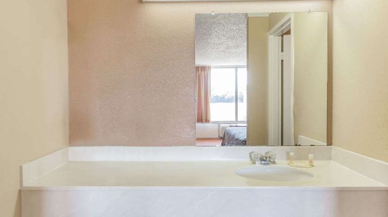 <b>Days Inn Hillsboro TX Room</b>. Images powered by <a href="https://iceportal.shijigroup.com/" title="IcePortal" target="_blank">IcePortal</a>.