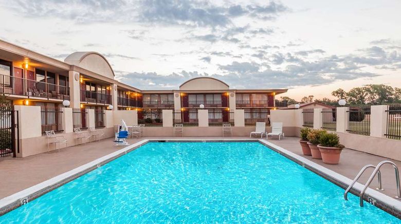 <b>Days Inn Hillsboro TX Pool</b>. Images powered by <a href="https://iceportal.shijigroup.com/" title="IcePortal" target="_blank">IcePortal</a>.