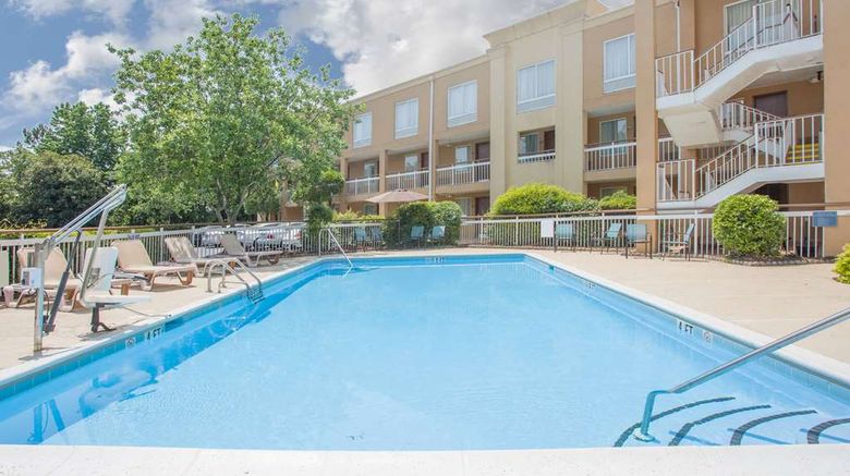 <b>Days Inn Greenville Pool</b>. Images powered by <a href="https://iceportal.shijigroup.com/" title="IcePortal" target="_blank">IcePortal</a>.