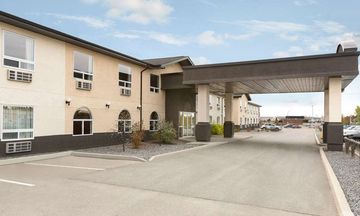 Days Inn and Suites Thompson