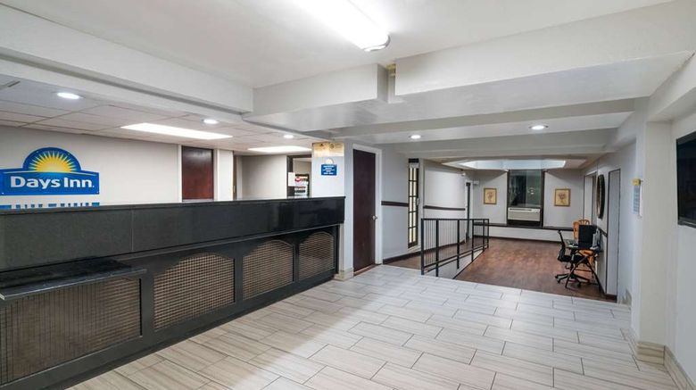 <b>Days Inn Goodlettsville Lobby</b>. Images powered by <a href="https://iceportal.shijigroup.com/" title="IcePortal" target="_blank">IcePortal</a>.