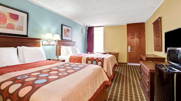 Super 8 Raleigh Downtown South Room