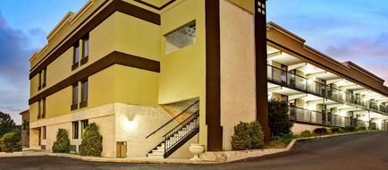 Super 8 Raleigh Downtown South Exterior