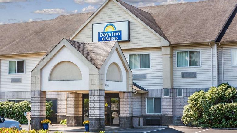 <b>Days Inn & Suites Vancouver Exterior</b>. Images powered by <a href="https://iceportal.shijigroup.com/" title="IcePortal" target="_blank">IcePortal</a>.