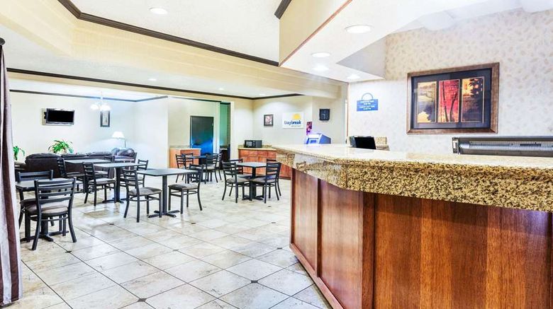<b>Days Inn & Suites Vancouver Lobby</b>. Images powered by <a href="https://iceportal.shijigroup.com/" title="IcePortal" target="_blank">IcePortal</a>.