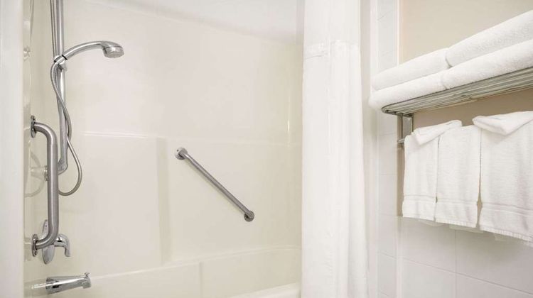 Days Inn & Suites Langley Room