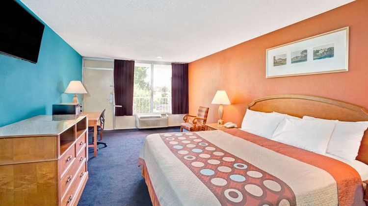 Super 8 Gaffney Room