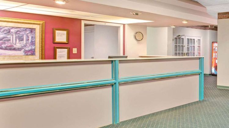 Super 8 Gaffney Lobby
