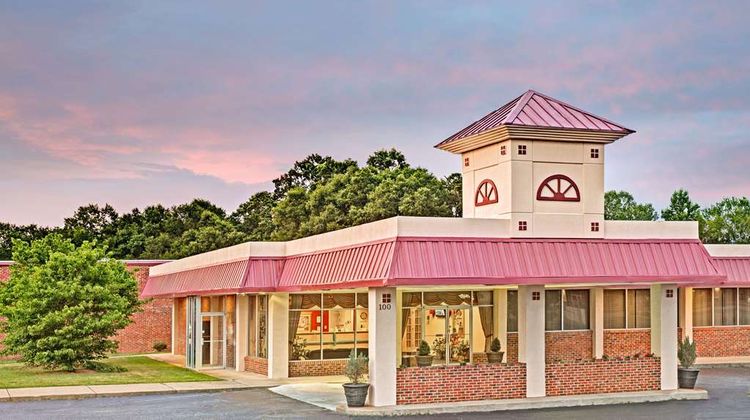 Super 8 Gaffney Exterior