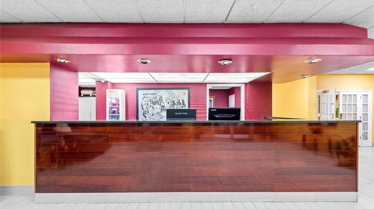 Super 8 Gaffney Lobby
