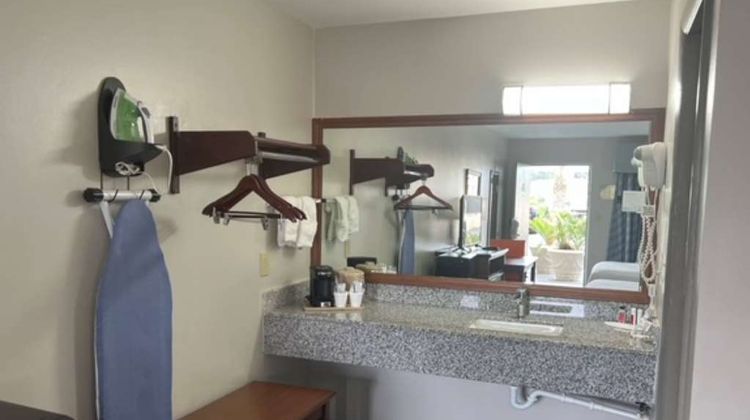 Days Inn Greenville Room