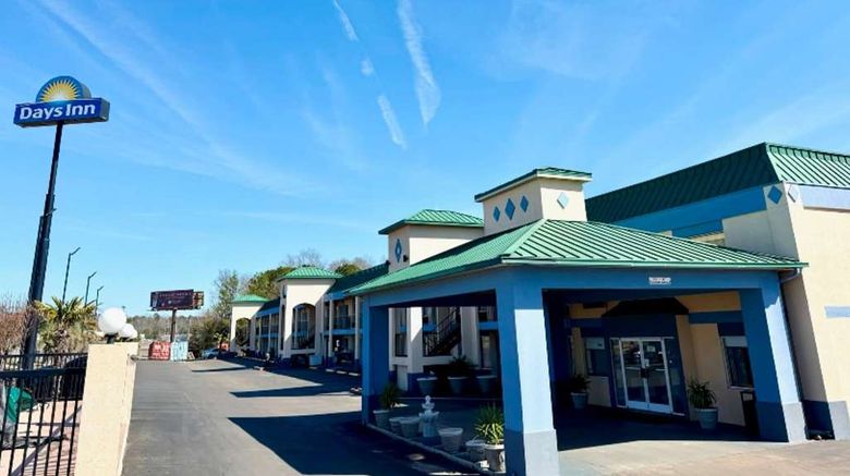 <b>Days Inn Greenville Exterior</b>. Images powered by <a href="https://iceportal.shijigroup.com/" title="IcePortal" target="_blank">IcePortal</a>.