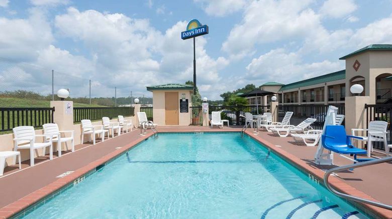 <b>Days Inn Greenville Pool</b>. Images powered by <a href="https://iceportal.shijigroup.com/" title="IcePortal" target="_blank">IcePortal</a>.