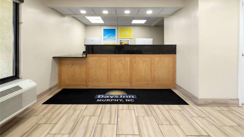 <b>Days Inn Murphy Lobby</b>. Images powered by <a href="https://iceportal.shijigroup.com/" title="IcePortal" target="_blank">IcePortal</a>.
