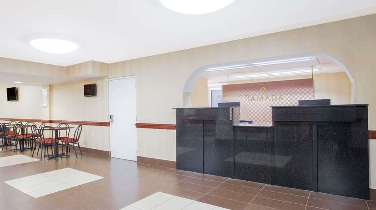 Ramada Edgewood Hotel & Conf Center Lobby