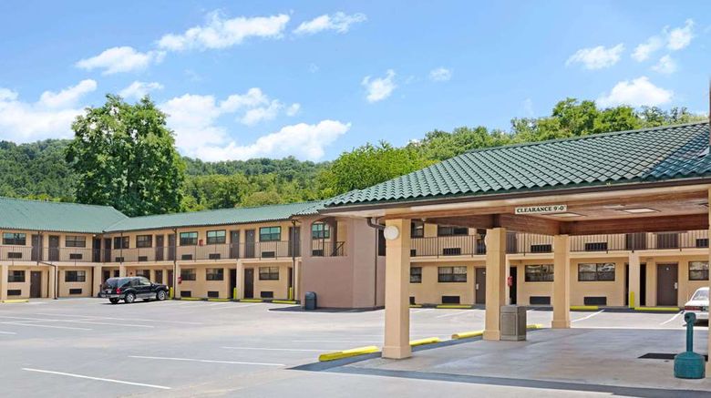 <b>Days Inn Cherokee/Smokey Mountains Exterior</b>. Images powered by <a href="https://iceportal.shijigroup.com/" title="IcePortal" target="_blank">IcePortal</a>.