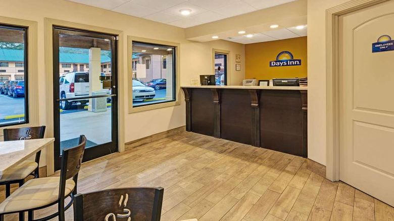 <b>Days Inn Cherokee/Smokey Mountains Lobby</b>. Images powered by <a href="https://iceportal.shijigroup.com/" title="IcePortal" target="_blank">IcePortal</a>.