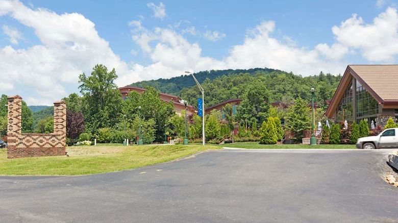 <b>Days Inn Cherokee/Smokey Mountains Exterior</b>. Images powered by <a href="https://iceportal.shijigroup.com/" title="IcePortal" target="_blank">IcePortal</a>.