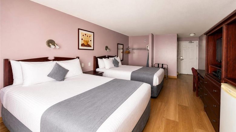<b>Super 8 Lake Country/Winfield Area Room</b>. Images powered by <a href="https://iceportal.shijigroup.com/" title="IcePortal" target="_blank">IcePortal</a>.