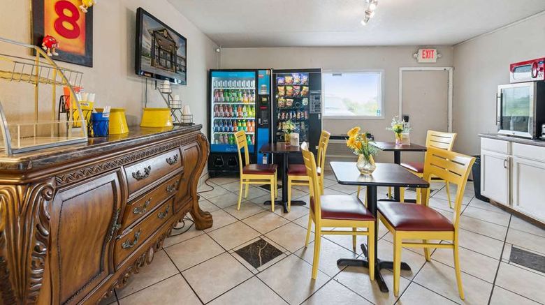 <b>Super 8 Millbury/Toledo Other</b>. Images powered by <a href="https://iceportal.shijigroup.com/" title="IcePortal" target="_blank">IcePortal</a>.