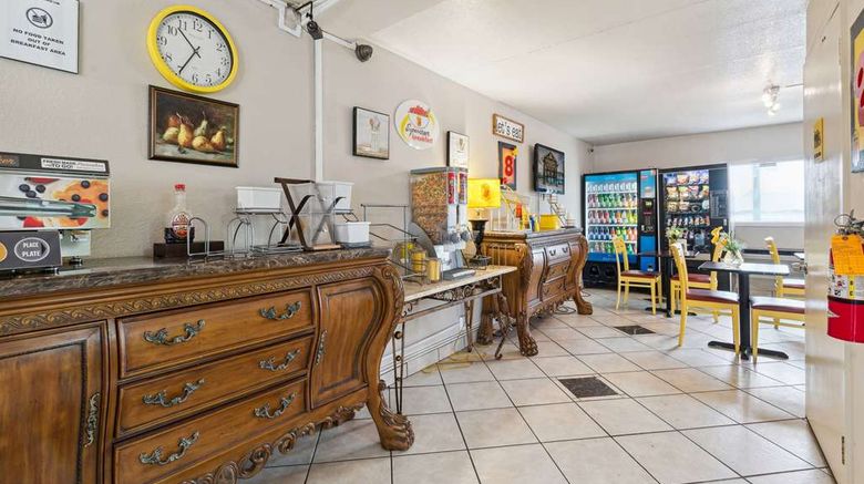 <b>Super 8 Millbury/Toledo Other</b>. Images powered by <a href="https://iceportal.shijigroup.com/" title="IcePortal" target="_blank">IcePortal</a>.