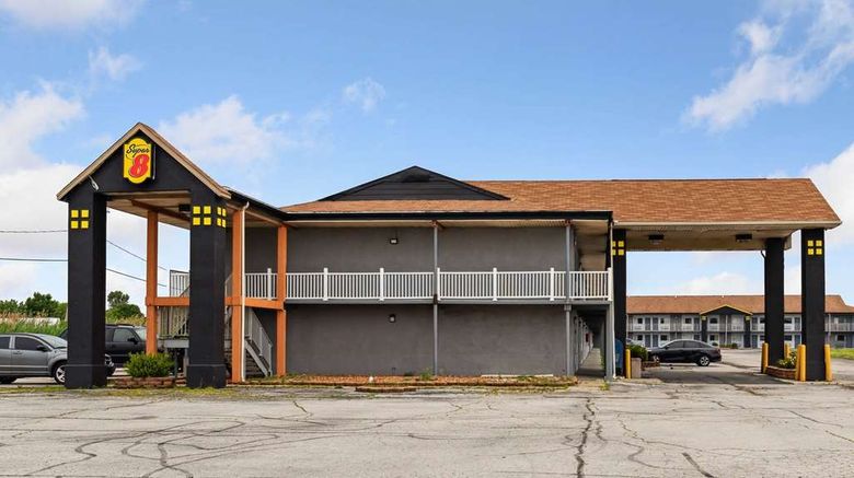 <b>Super 8 Millbury/Toledo Exterior</b>. Images powered by <a href="https://iceportal.shijigroup.com/" title="IcePortal" target="_blank">IcePortal</a>.