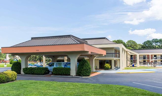Days Inn Norfolk Exterior