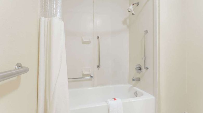 <b>Days Inn Norfolk Room</b>. Images powered by <a href="https://iceportal.shijigroup.com/" title="IcePortal" target="_blank">IcePortal</a>.