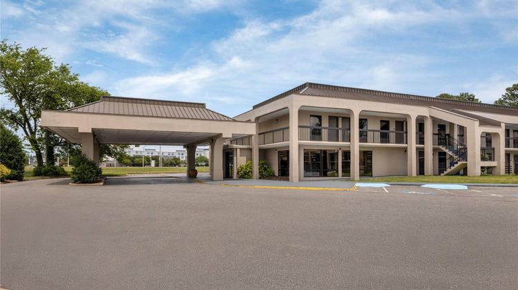Days Inn Norfolk Exterior