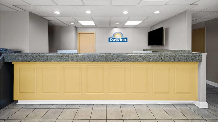 Days Inn Norfolk Lobby
